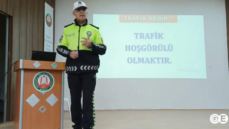 Emet Anadolu İmam Hatip Lisesinde öğrencilere trafik eğitimi düzenlendi.